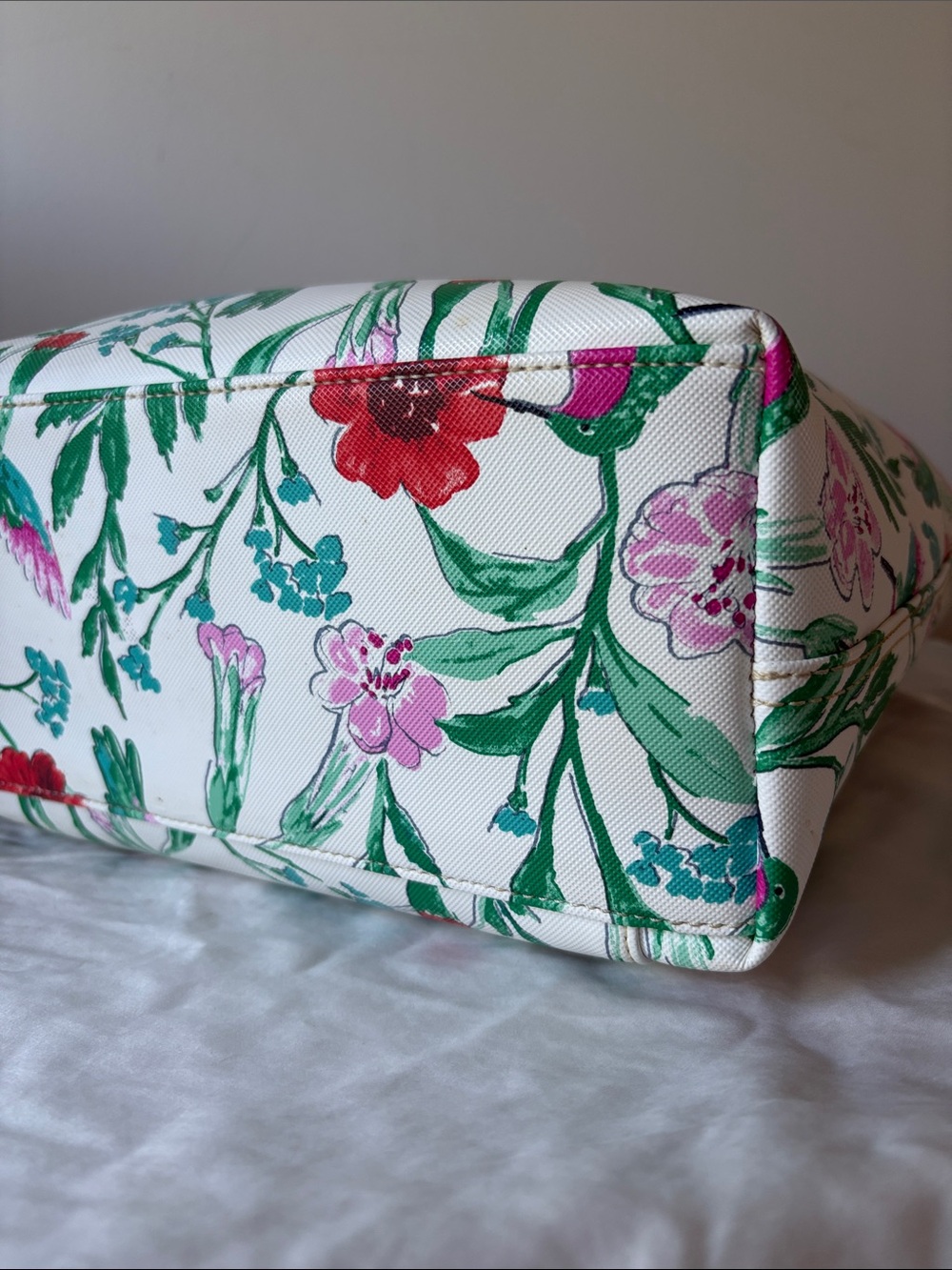 kate spade White Floral Canvas Tote - EUC - Picture 5 of 7